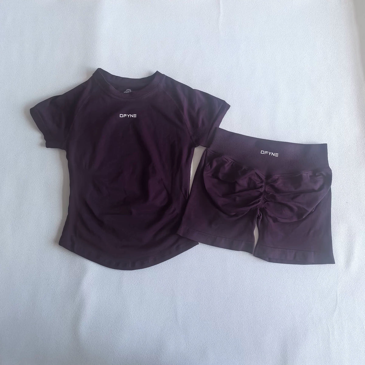 DFYNE Seamless Compression Set Grape Purple