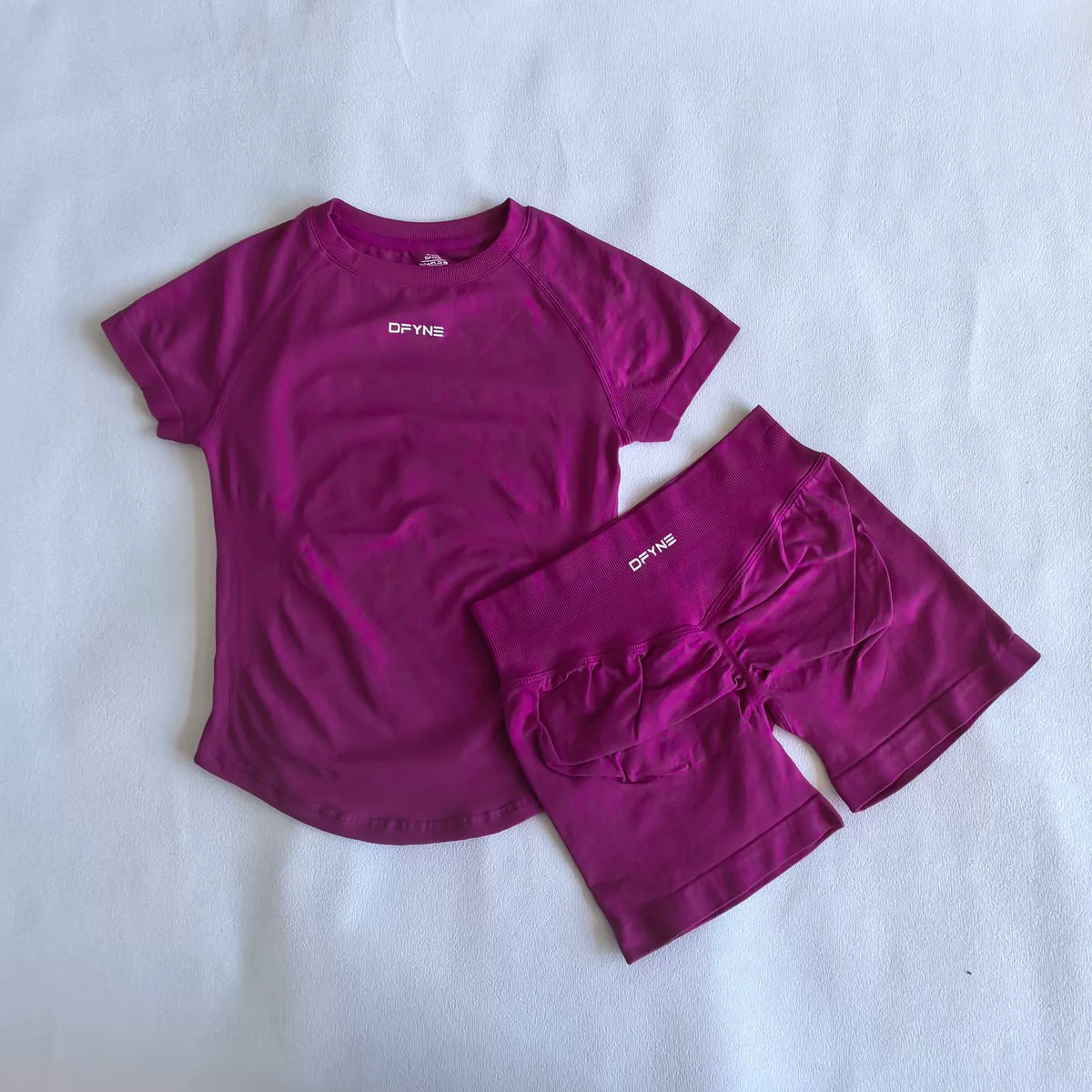 DFYNE Seamless Compression Set Red Berries