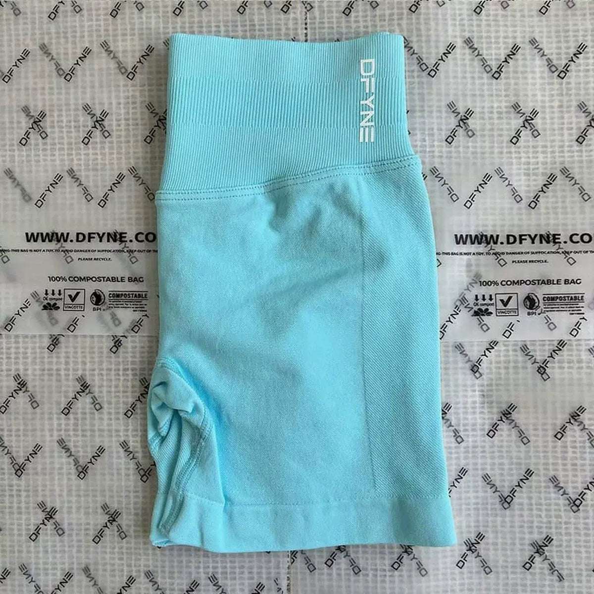 DFYNE Seamless High-Waisted Contour Short Light Blue