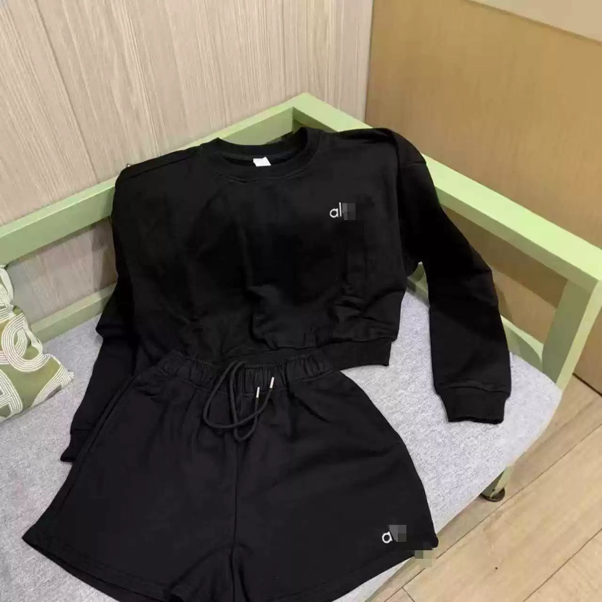 Alo Off-White Sweatshirt & Short Set