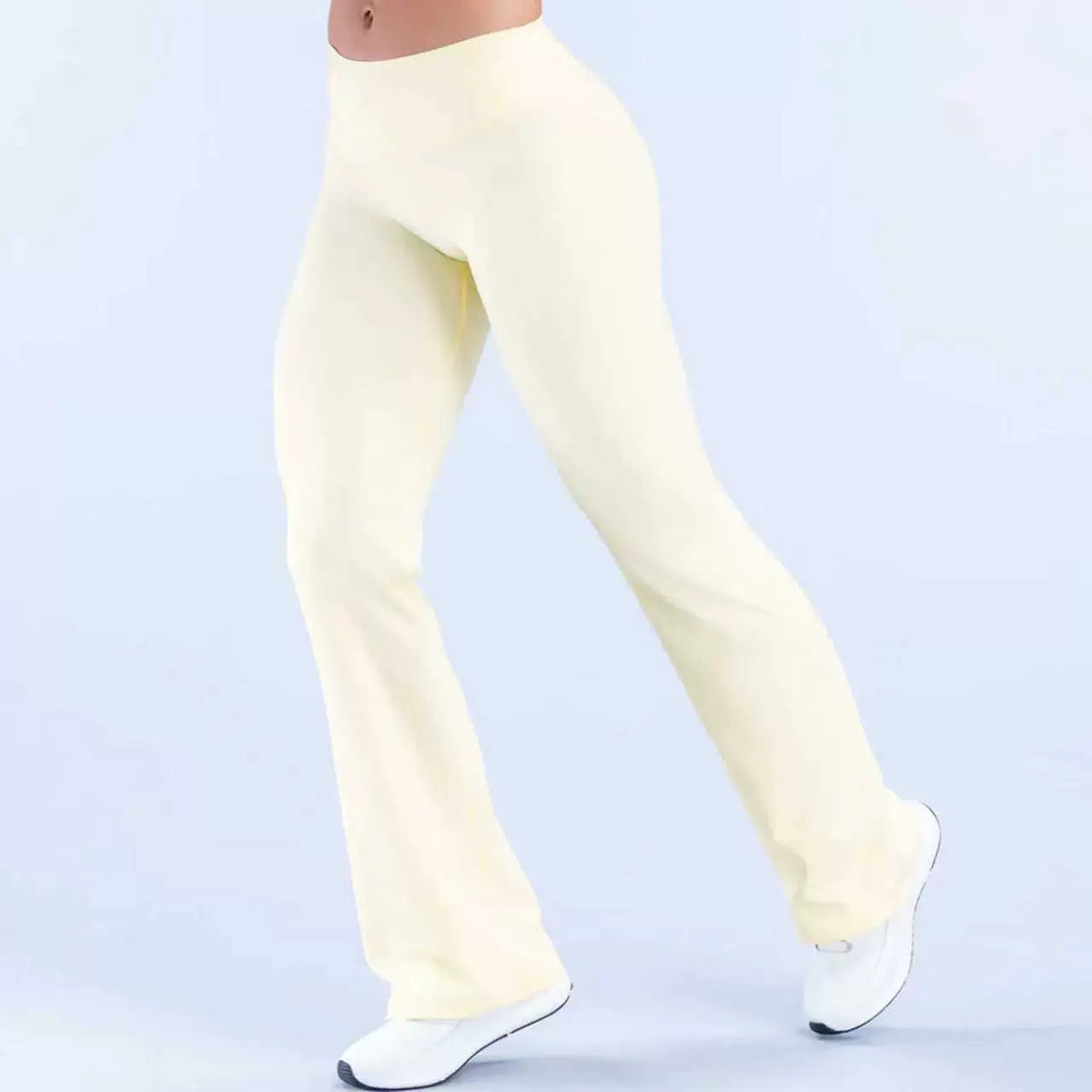 DFYNE Seamless High-Waisted Flared Legging Cream