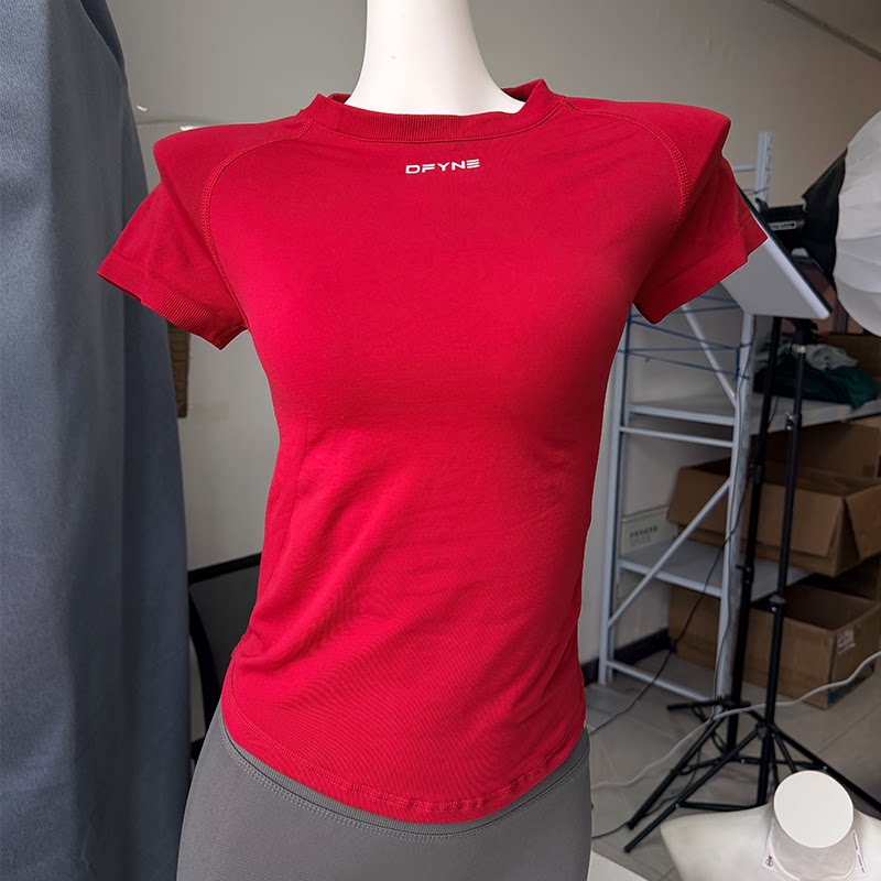 DFYNE Seamless Fitted Active Tee Red