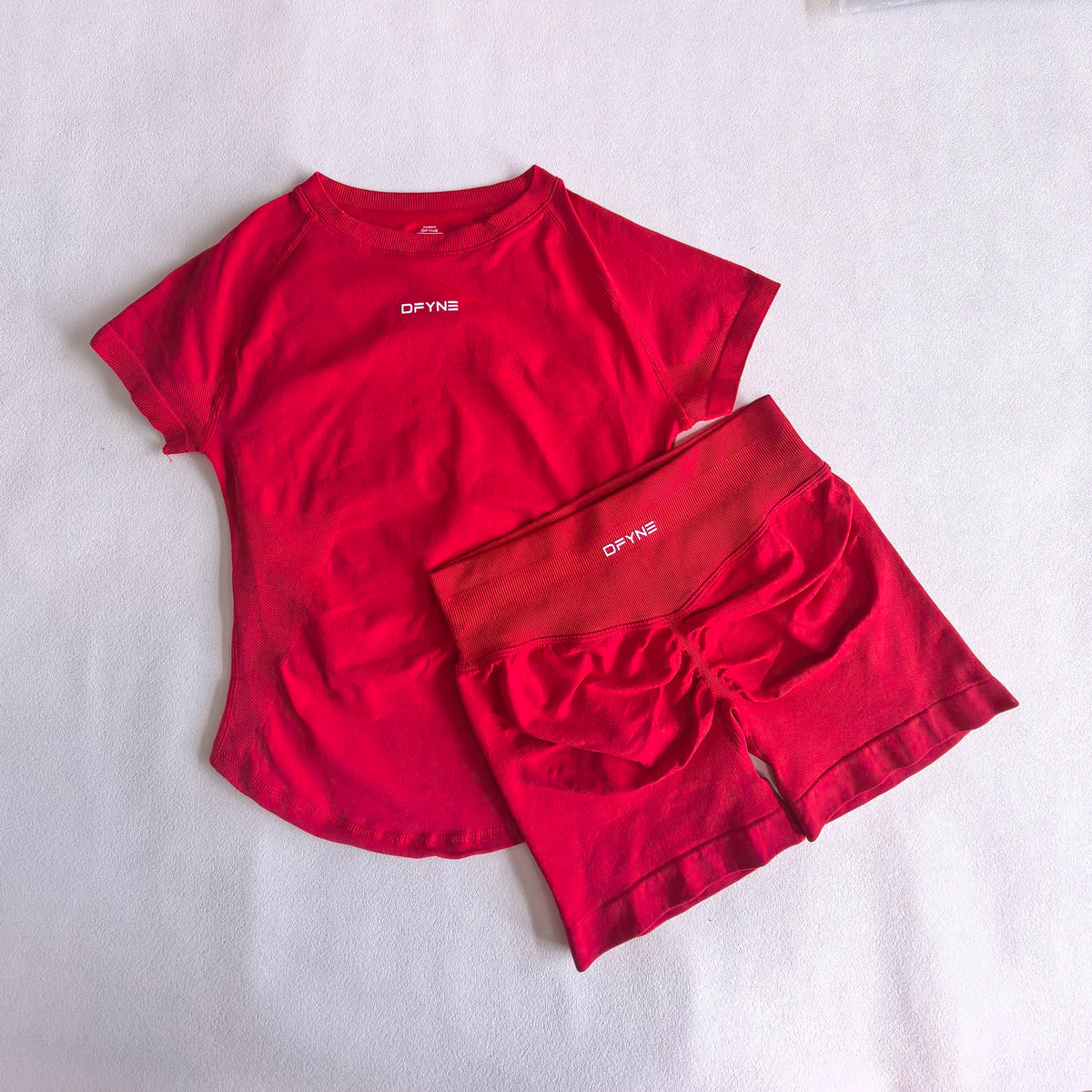 DFYNE Seamless Compression Set Red