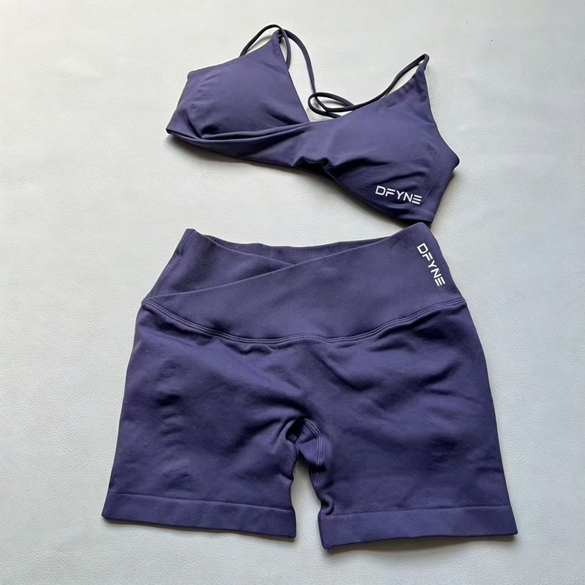 DFYNE Seamless Crossover Sports Set